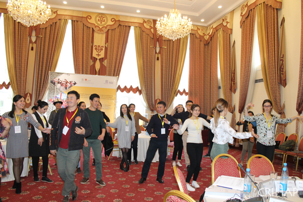 亚太中心在吉尔吉斯斯坦举办青年文化工作者《保护非物质文化遗产公约》能力建设培训班
