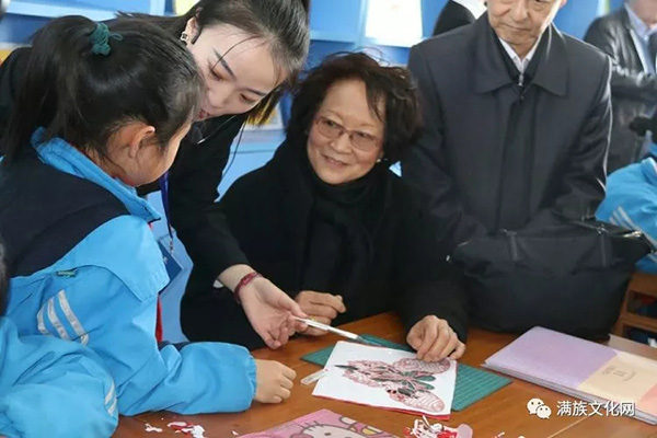 联合国教科文组织参观考察满族小学