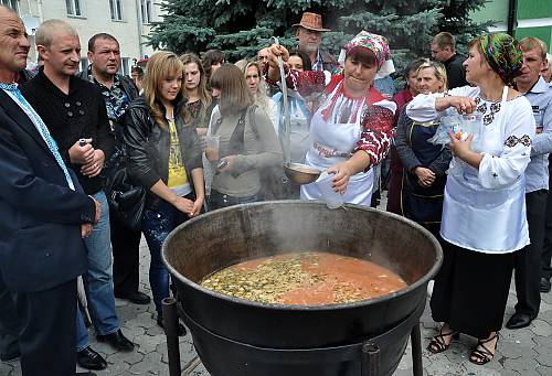 “乌克兰罗宋汤烹饪文化”列入《急需保护的非物质文化遗产名录》